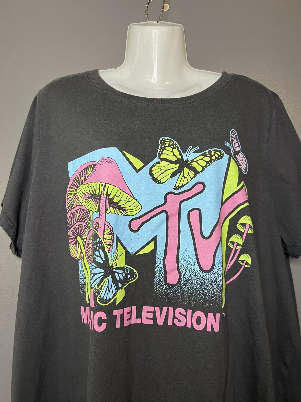 MTV Music Television Shirt Womens 3XL Black Butterflies Mushroom Graphic Tee